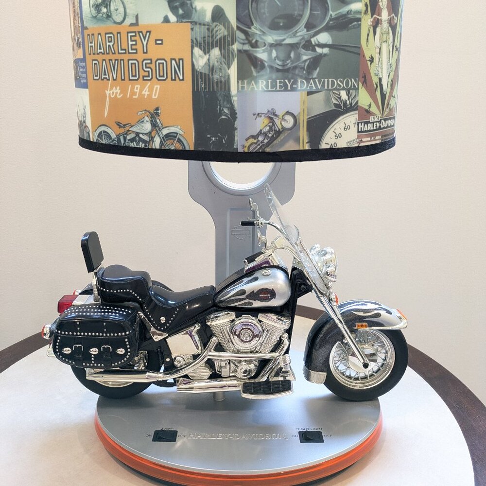 Vintage 2004 Harley Davidson Lamp/Nightlight, Like New!